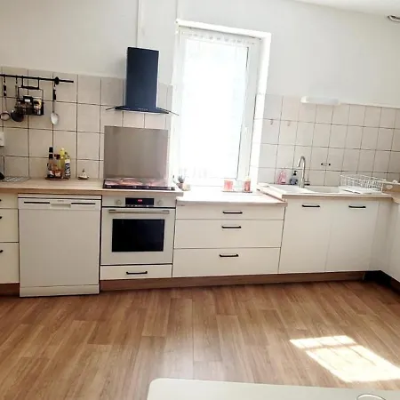 Apartment T4 Renove A 10 Min De La Cite *
