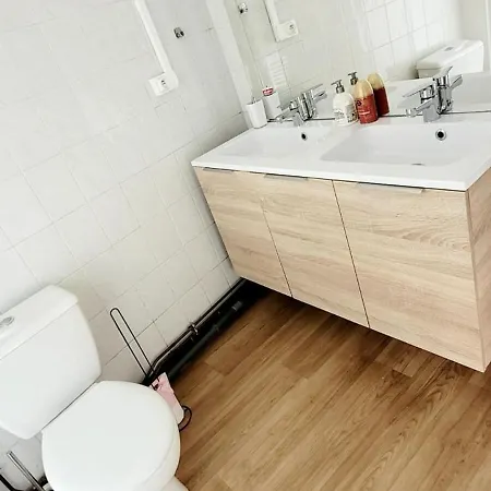 T4 Renove A 10 Min De La Cite *