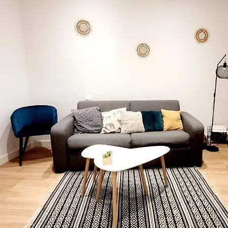 T4 Renove A 10 Min De La Cite Apartment